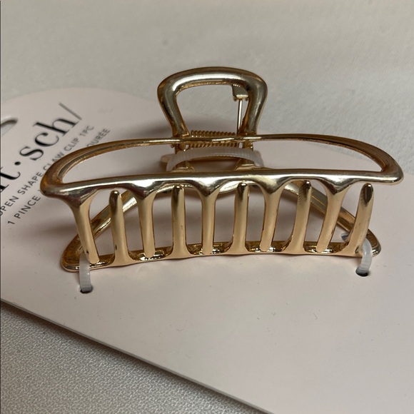 Kitsch Gold Open-Frame Claw Clip - Picture 7 of 12
